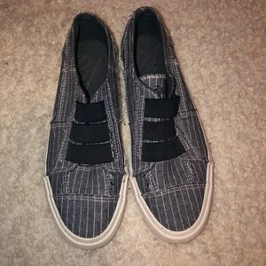 Blowfish sneakers size 8.5 never worn